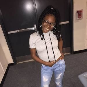 Meet your Posher, Malia